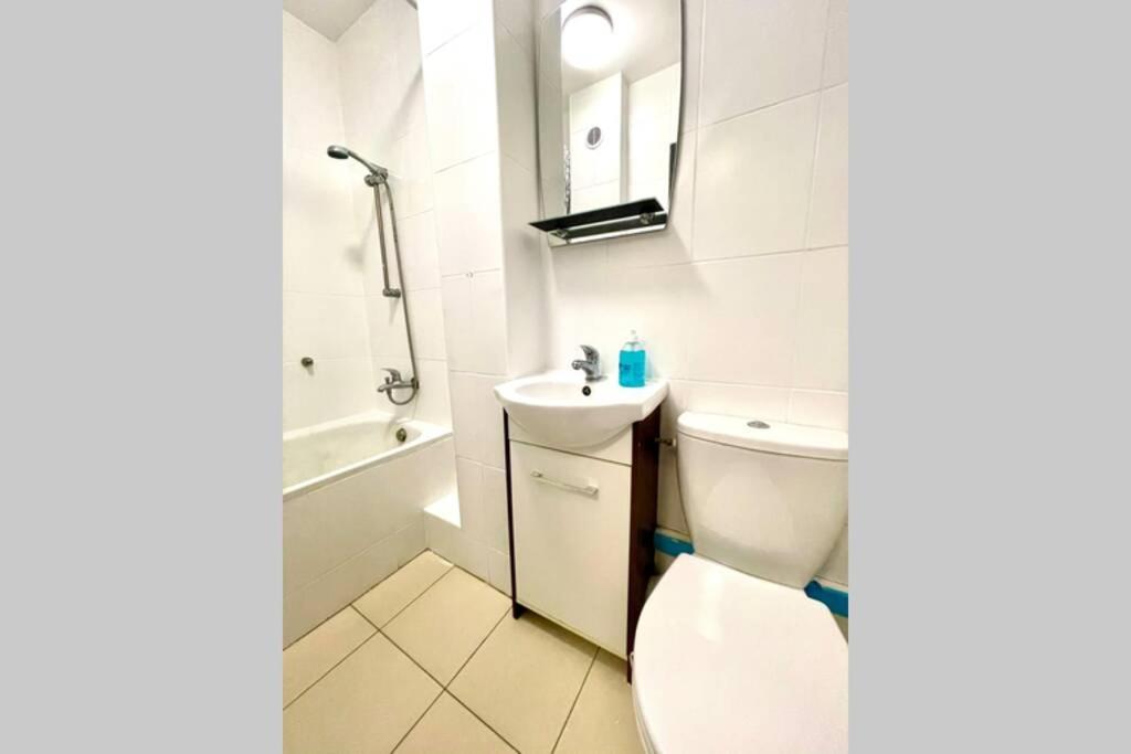 Super Brown 2x Metro Nowy Wifi Netflix Spotify Panorama Miasta Apartment Warsaw